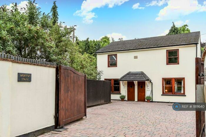 3 Bedroom Semi-Detached House To Rent In London Road, Ascot, SL5