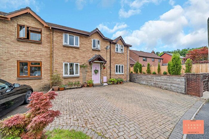 4 Bedroom Semi-Detached House For Sale In Clos Y Cedr, Caerphilly, CF83