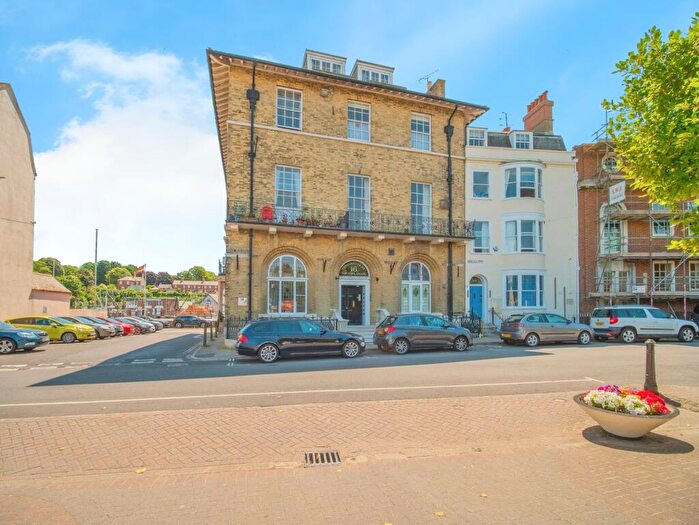 1 Bedroom Flat For Sale In The Esplanade, Weymouth, DT4