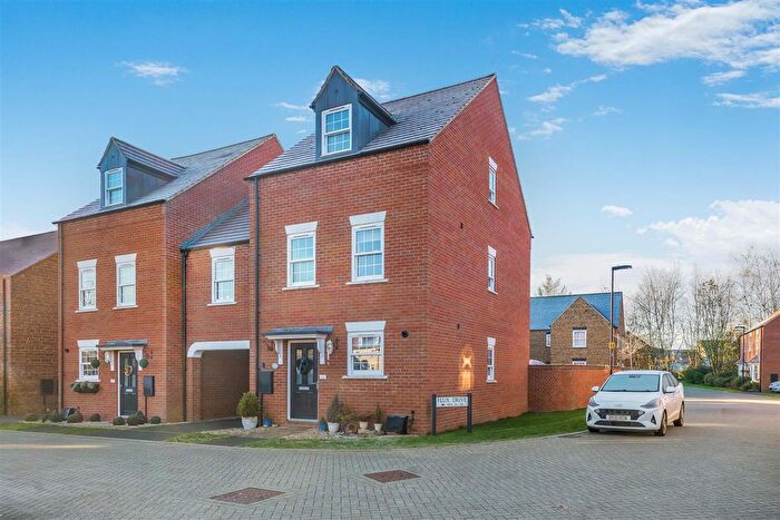 4 Bedroom Link Detached House For Sale In Flux Drive, Deddington, OX15