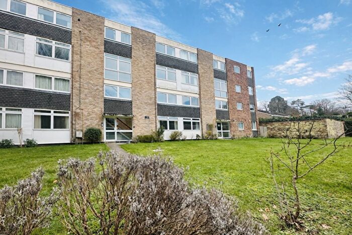 3 Bedroom Maisonette For Sale In Woodlands, Fleet, Hampshire, GU51