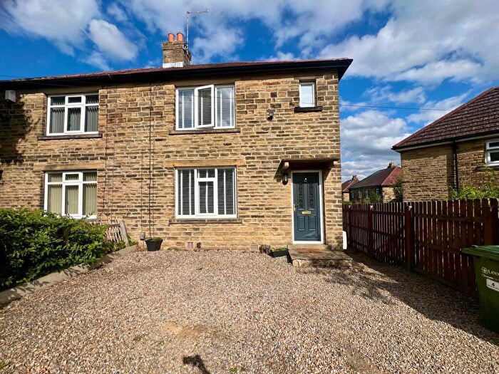 3 Bedroom House To Rent In Moorland Drive, Guiseley, Leeds, West Yorkshire, LS20