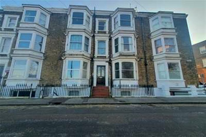 1 Bedroom Flat To Rent In Lausanne Terrace, Margate, CT9