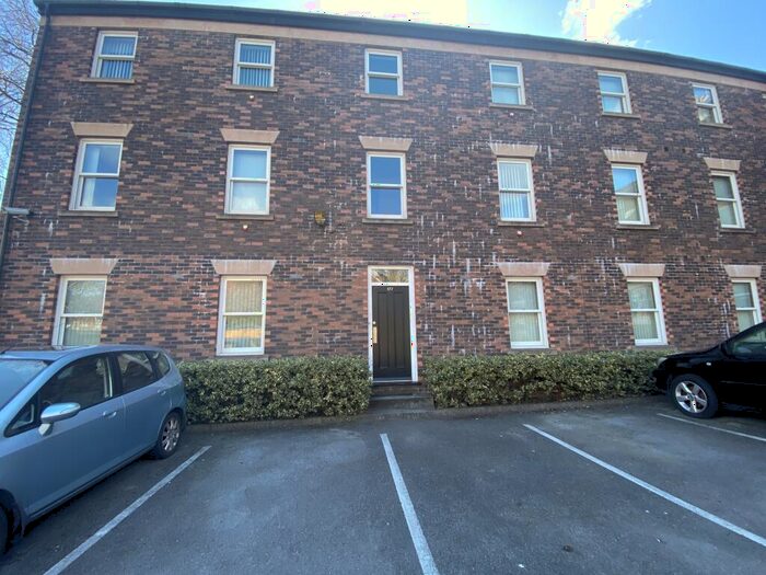 2 Bedroom Apartment To Rent In Chatham Street, L7