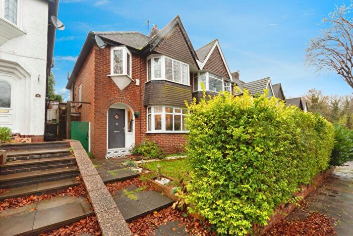 3 Bedroom Semi-Detached House For Sale In Elmdon Road, Acocks Green, Birmingham, B27