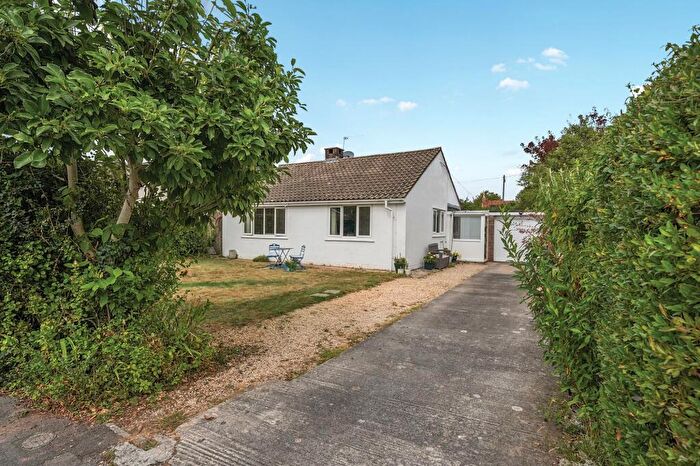 3 Bedroom Detached Bungalow For Sale In Blackmoor Close, Langford, BS40