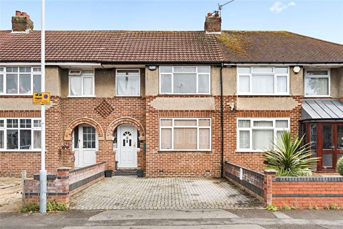 3 Bedroom Terraced House For Sale In Bourne Avenue, Hayes, UB3