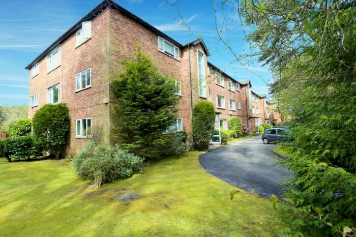 2 Bedroom Flat To Rent In Holme Road, Didsbury, Manchester, M20