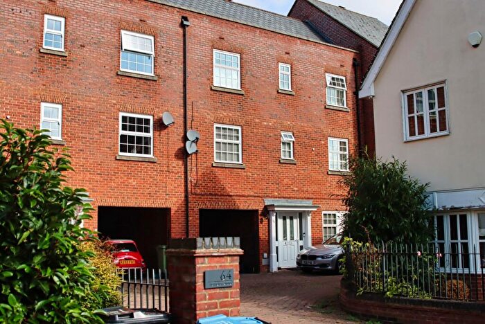 5 Bedroom Terraced House For Sale In Frampton Grove, Westcroft, Milton Keynes, Buckinghamshire, MK4