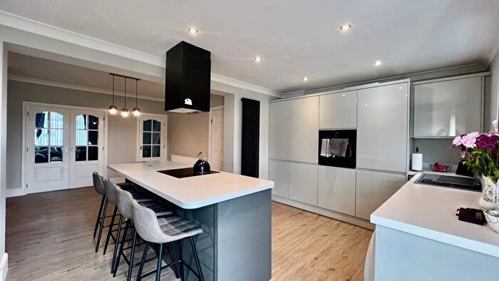 3 Bedroom Semi-Detached House For Sale In Roxby Road, Winterton, DN15