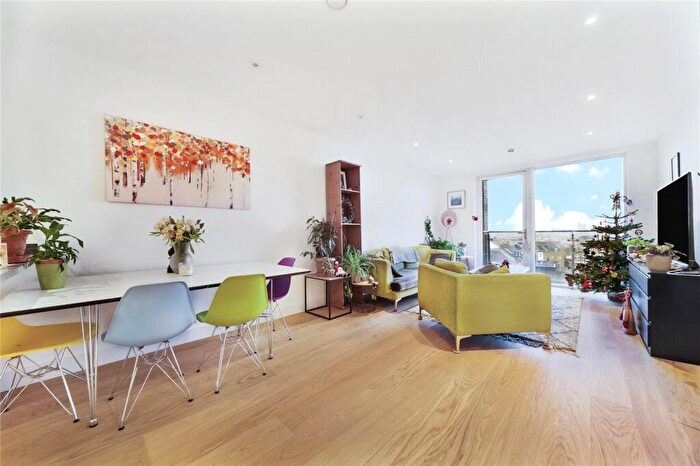 2 Bedroom Flat For Sale In East Central Apartments, Walthamstow, London, E17