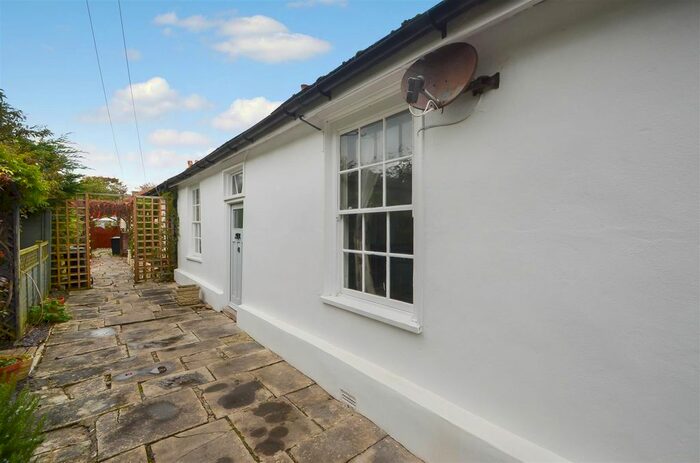 3 Bedroom Semi-Detached Bungalow To Rent In Radipole Terrace, Weymouth, DT4