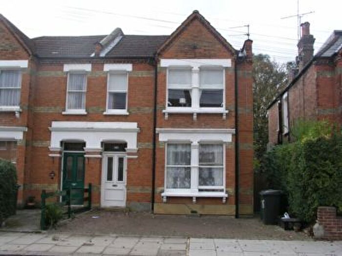 3 Bedroom Flat To Rent In Station Road, Finchley, N3