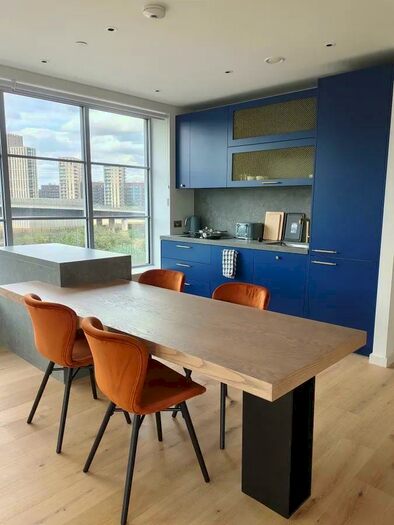 2 Bedroom Apartment To Rent In Goodluck Hope Walk, Docklands, London, E14