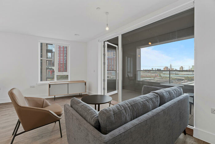 2 Bedroom Apartment To Rent In Fortunes Dock, Canning Town London, E16