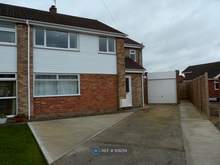 4 Bedroom Semi-Detached House To Rent In Lime Close, Cheltenham GL52