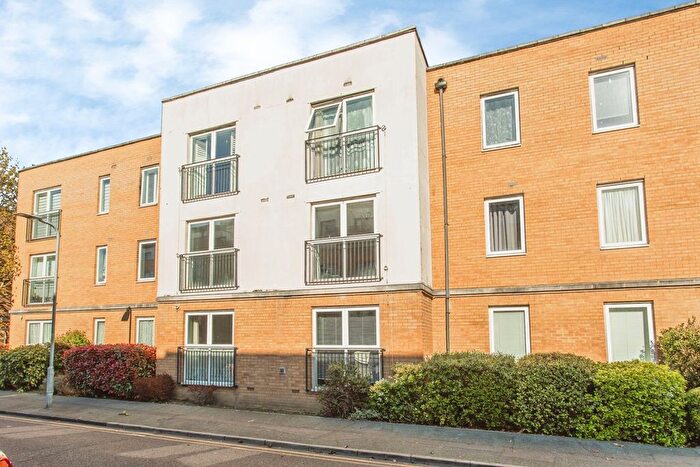 2 Bedroom Flat For Sale In Vantage Court, Kenway, Southend-On-Sea, Essex, SS2