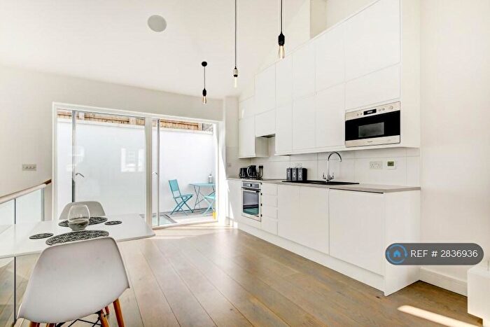 2 Bedroom Semi Detached House To Rent In Sydenham Road, Cotham, Bristol, BS6