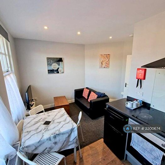 1 Bedroom Flat To Rent In Riverside Road, Norwich, NR1