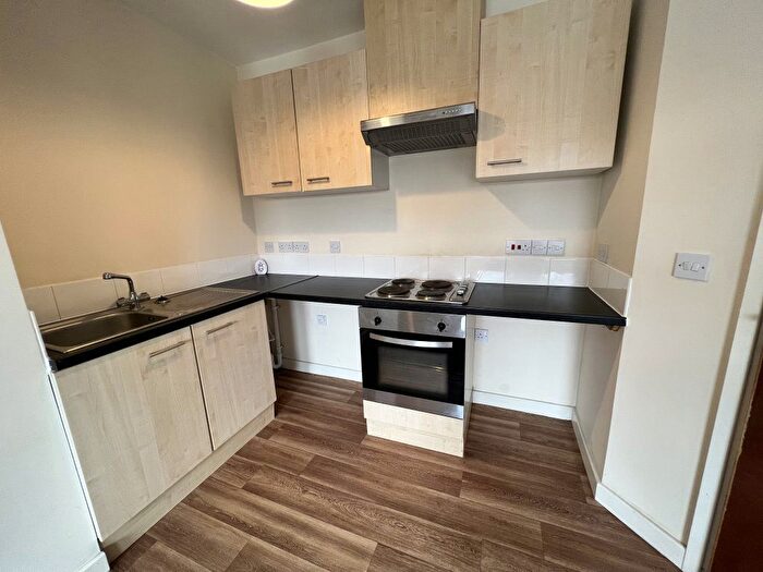 1 Bedroom Flat To Rent In Carlton Street, Castleford, WF10