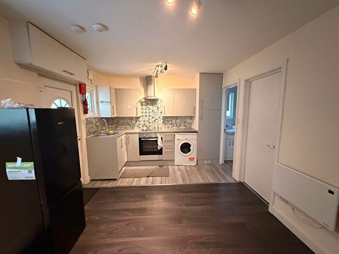 1 Bedroom Flat To Rent In Harpour Road, Barking, IG11