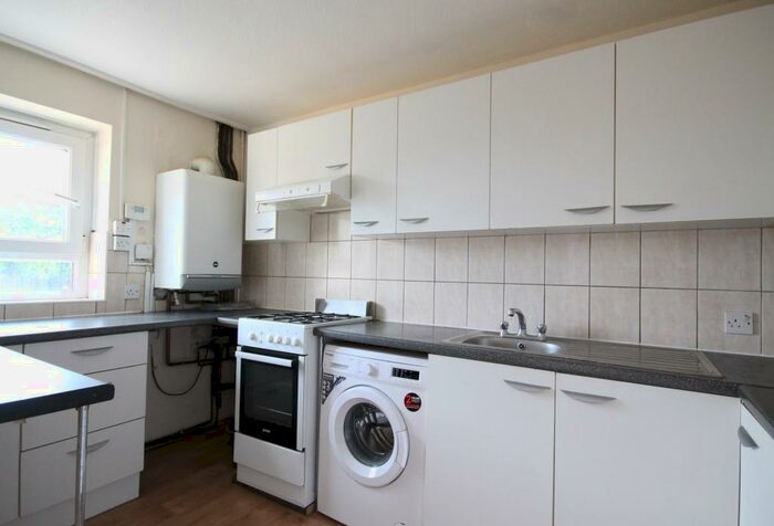 3 Bedroom Flat To Rent In Saltram Close, Tottenham Hale, N15
