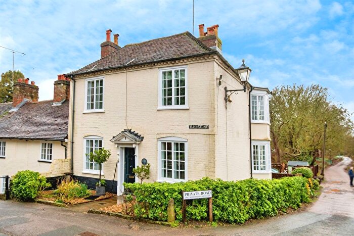 4 Bedroom End Terrace House For Sale In Mainstone, Romsey, SO51