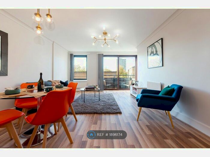 2 Bedroom Flat To Rent In Lion Court, London, E1W