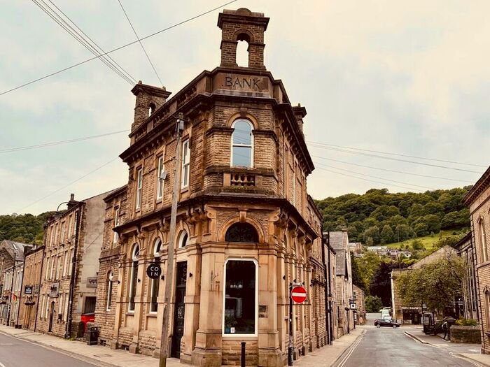 1 Bedroom Apartment To Rent In Flat Lloyds Bank, Albert Street, Hebden Bridge, HX7