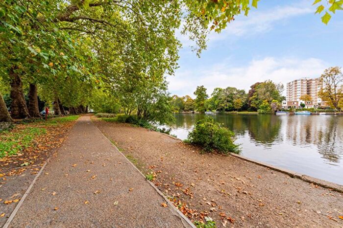 2 Bedroom Flat For Sale In Lower Ham Road, Kingston Upon Thames, KT2