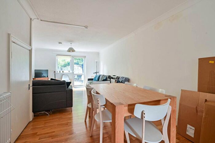 4 Bedroom Semi Detached House To Rent In Canterbury Place, Elephant And Castle, London, SE17