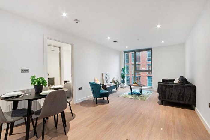 2 Bedroom Flat To Rent In Thames Quarter, Napier Road, Reading, RG1