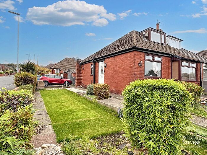 2 Bedroom Semi-detached House For Sale In Berkeley Drive, Oldham, OL2