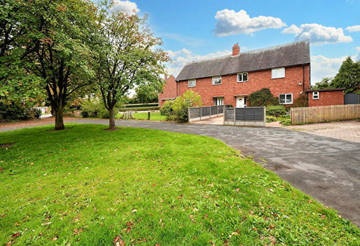 3 Bedroom Detached House For Sale In Ivetsey Road, Wheaton Aston, ST19