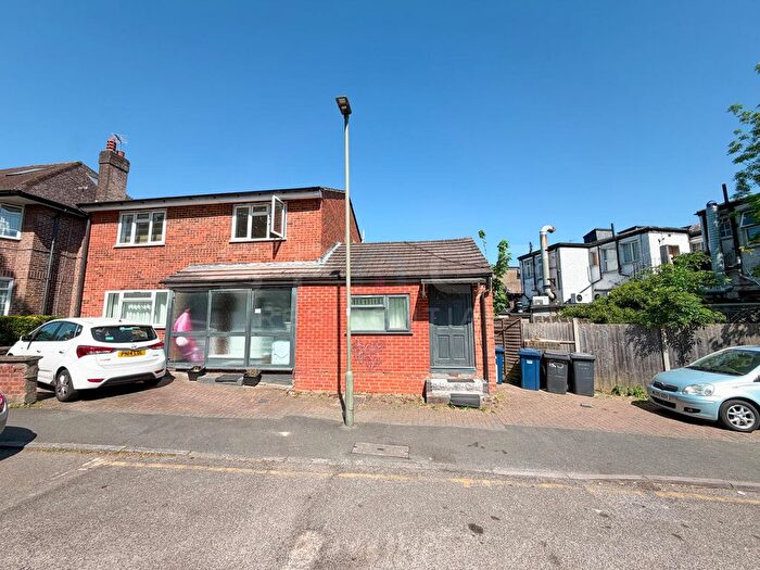 3 Bedroom Detached House For Sale In Heronsgate, Edgware, HA8