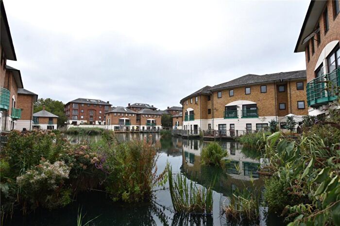 2 Bedroom Apartment To Rent In Plover Way, London, SE16