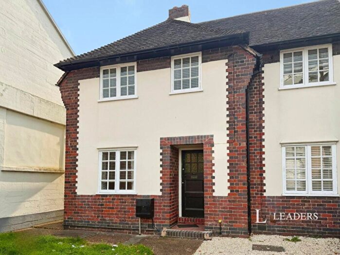 3 Bedroom Semi Detached House To Rent In Lancaster Place, Leicester, Leicestershire, LE1