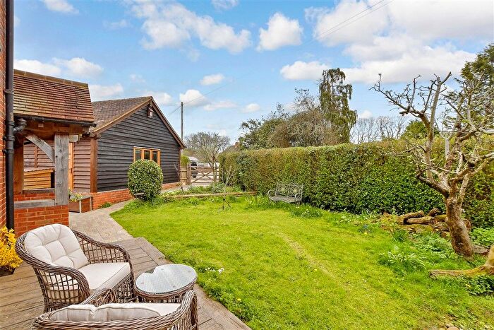 3 Bedroom Semi-Detached House For Sale In Dunsfold Road, Alfold, Cranleigh, Surrey, GU6
