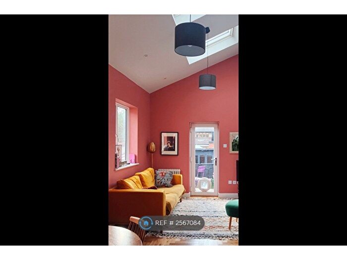 2 Bedroom Flat To Rent In Leyton, London, E10