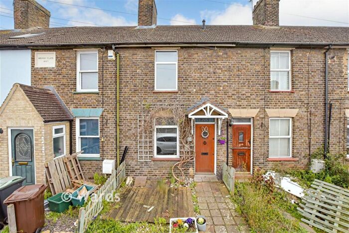 3 Bedroom Terraced House For Sale In High Street, Maidstone, Kent, ME1