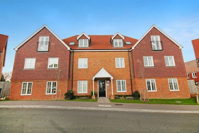 2 Bedroom Flat To Rent In Shearing Drive, Burgess Hill, West Sussex, RH15