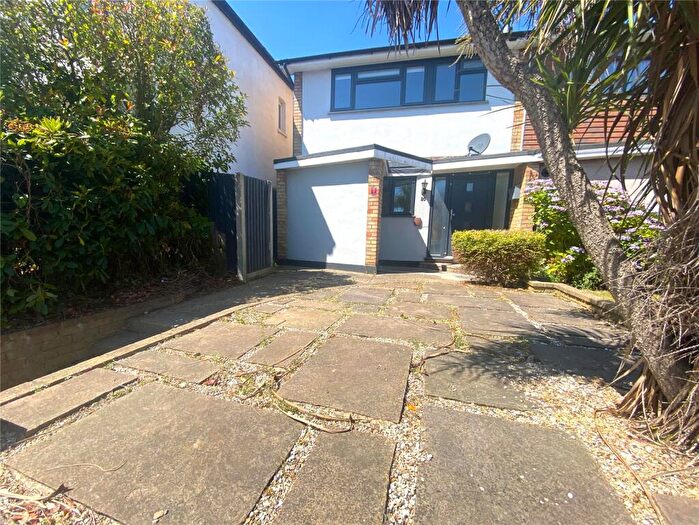 3 Bedroom End Of Terrace House For Sale In Bellhouse Road, Eastwood, Essex, SS9