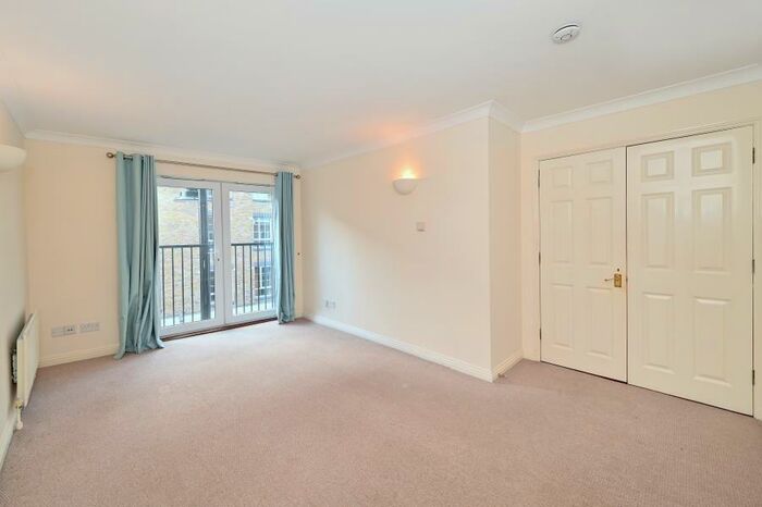 2 Bedroom Flat To Rent In Lamb Court Narrow Street Limehouse, E14