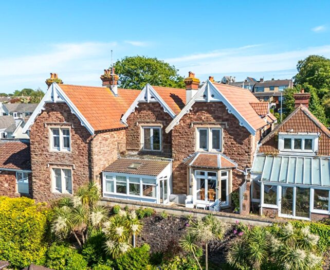 2 Bedroom Apartment For Sale In Meadows Close, Portishead, Bristol, Somerset, BS20