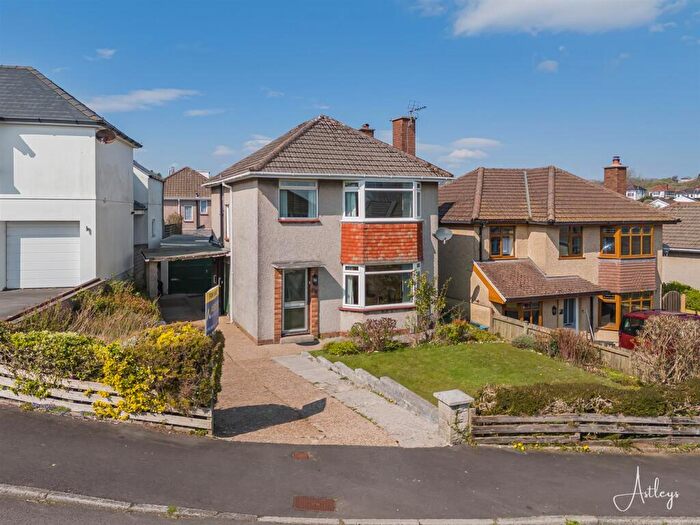 3 Bedroom Detached House For Sale In Sunningdale Avenue, Mayals, Swansea, SA3