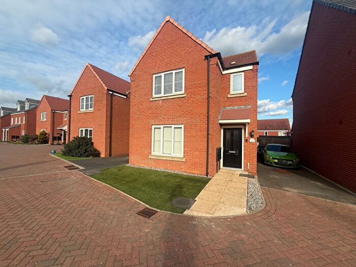 3 Bedroom Detached House For Sale In Perseus Place, Stanground South, Peterborough, PE2