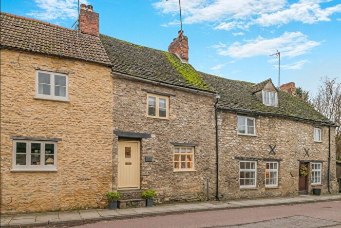 2 Bedroom Flat To Rent In Malmesbury Wiltshire, SN16