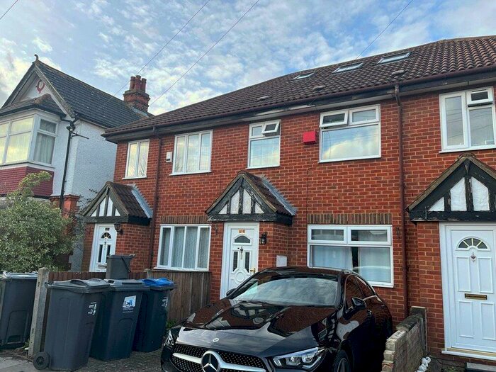 4 Bedroom Terraced House To Rent In Teevan Road, Croydon, Surrey, CR0