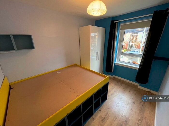3 Bedroom Flat To Rent In Raploch Avenue, Glasgow, G14