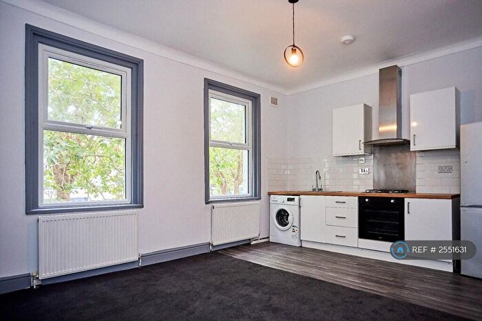 2 Bedroom Flat To Rent In Leytonstone Road, London, E15